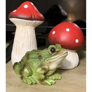 COPY - Garden Resin Small Porch Frog Two Tone Green with Real Look Body Small F…
